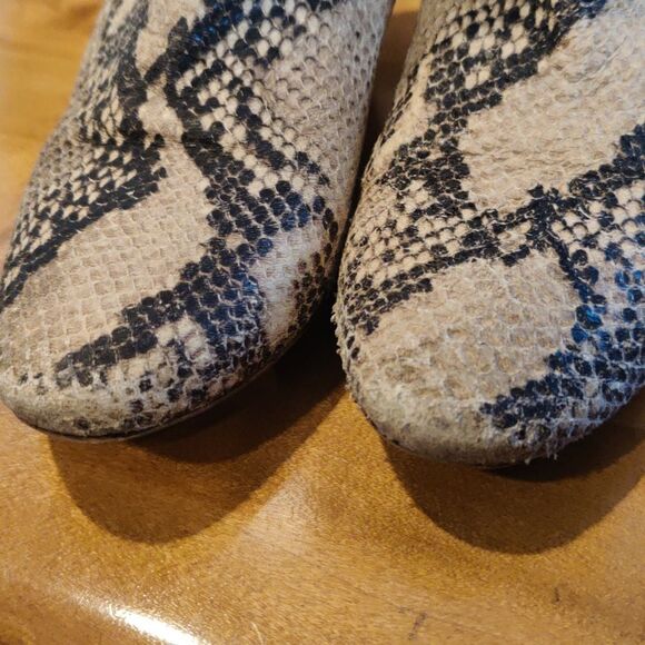 Free People Faux Snakeskin booties size 37eu/7us - Picture 10 of 11
